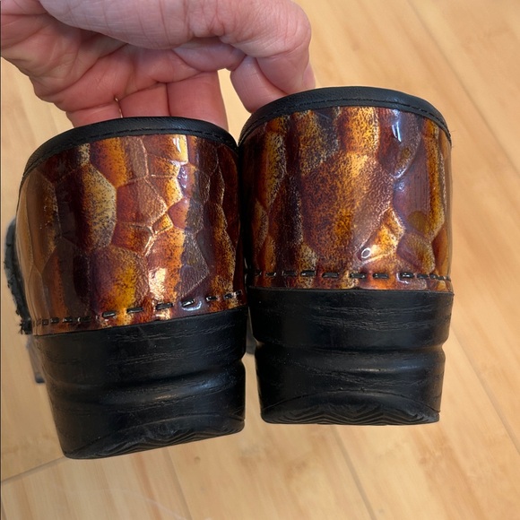 Dansko Patent Leather Slip On Clogs size Women’s
39, nurse clogs - Picture 8 of 8